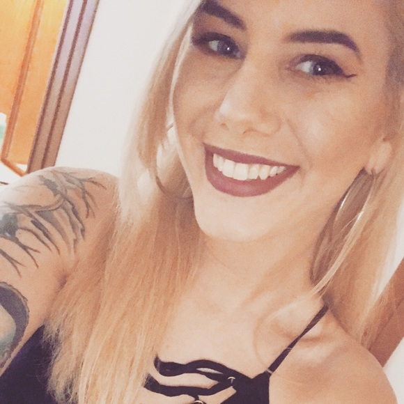 Meet your Posher, Lauren - Picture 4 of 11